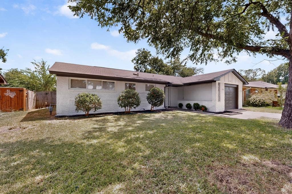 2021 Proctor Drive, Grand Prairie, TX 75051 2021 Proctor Drive, Grand Prairie, TX 75051
