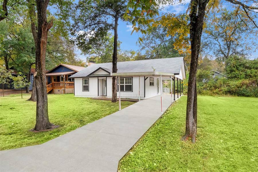 Property photo for 521 Hilltop Drive, Tool, TX