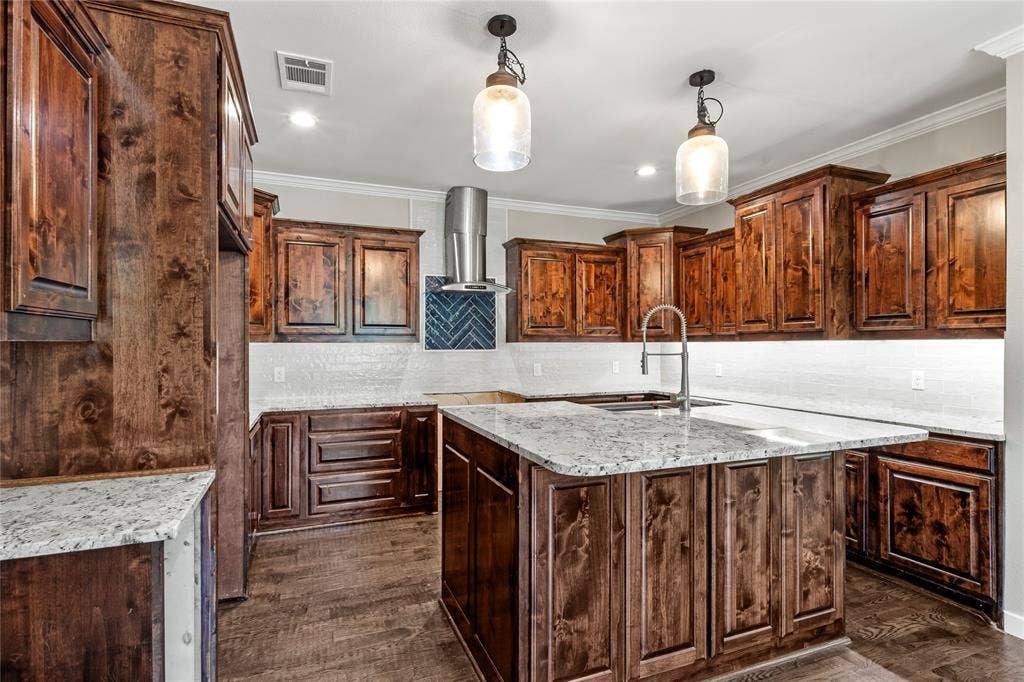 109 Bayview Street, Gun Barrel City, TX 75156 109 Bayview Street, Gun Barrel City, TX 75156