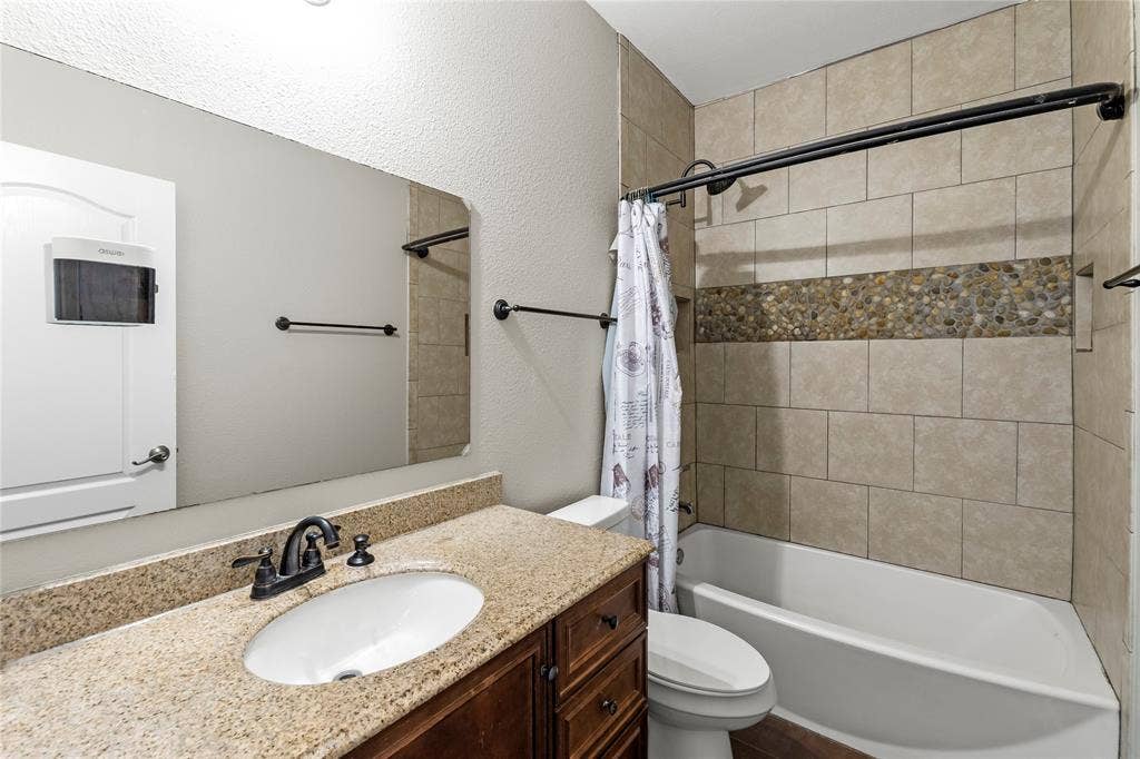 109 Bayview Street, Gun Barrel City, TX 75156 109 Bayview Street, Gun Barrel City, TX 75156