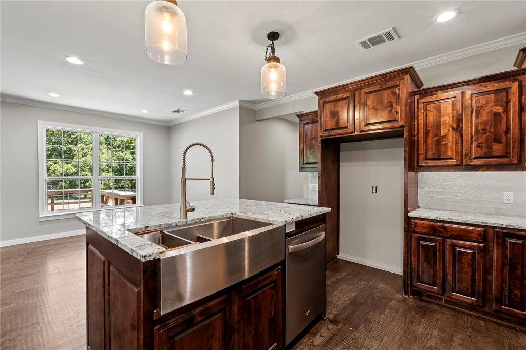 109 Bayview Street, Gun Barrel City, TX 75156 109 Bayview Street, Gun Barrel City, TX 75156