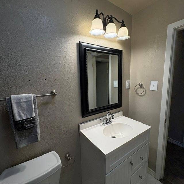 Full guest bathroom
