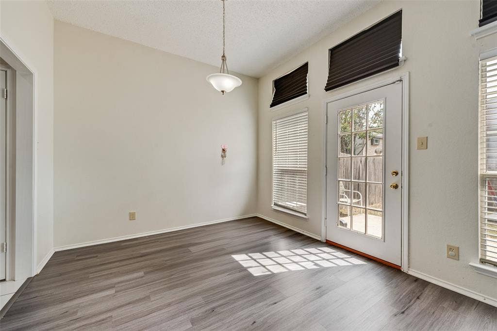5209 Manhassett Drive, Arlington, TX 76018 5209 Manhassett Drive, Arlington, TX 76018