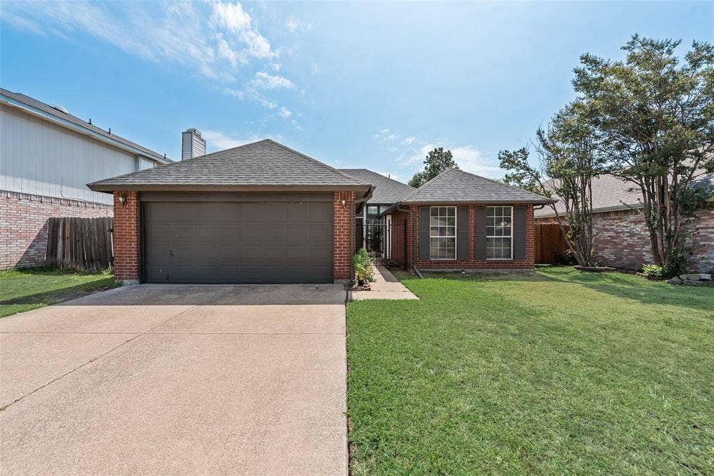 5209 Manhassett Drive, Arlington, TX 76018 5209 Manhassett Drive, Arlington, TX 76018