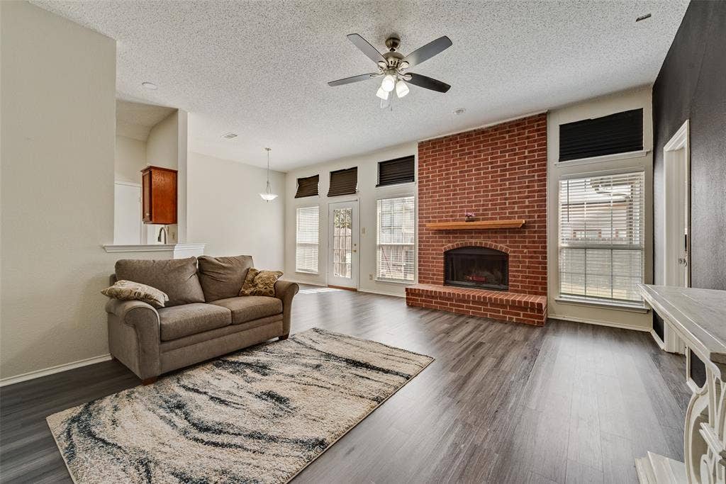 5209 Manhassett Drive, Arlington, TX 76018 Beautiful Fireplace!