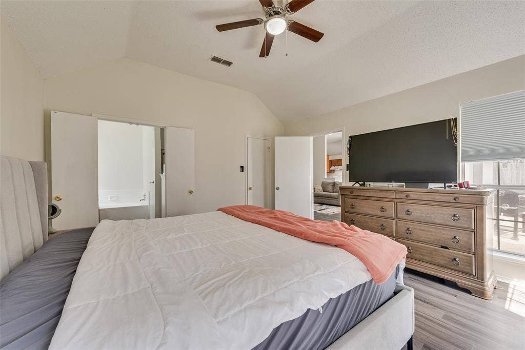 5209 Manhassett Drive, Arlington, TX 76018 5209 Manhassett Drive, Arlington, TX 76018
