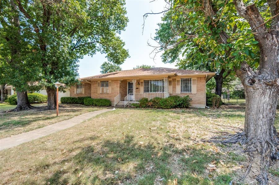 Property photo for 5842 N Jim Miller Road, Dallas, TX