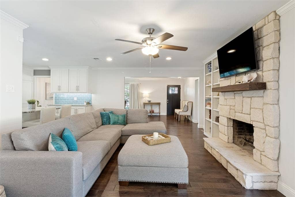 1560 Mapleton Drive, Dallas, TX 75228