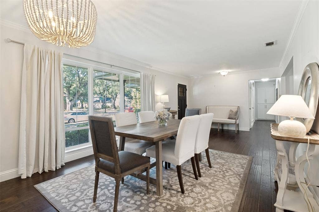 1560 Mapleton Drive, Dallas, TX 75228