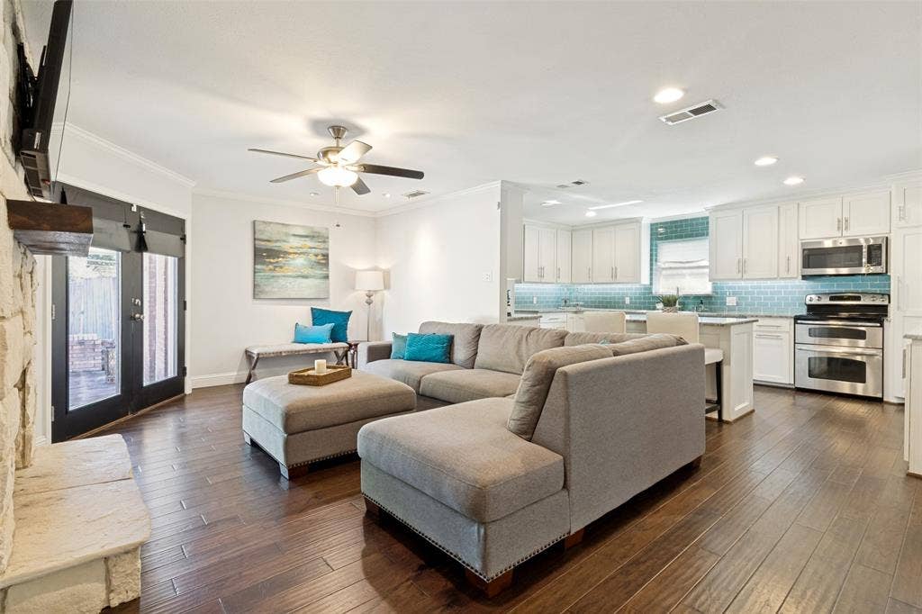1560 Mapleton Drive, Dallas, TX 75228