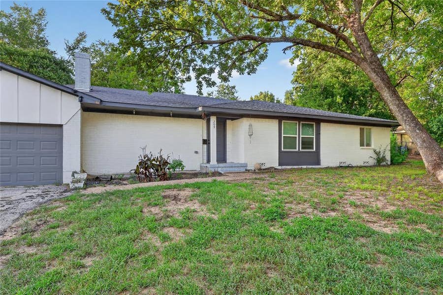 Property photo for 209 W 9th Street, Kemp, TX