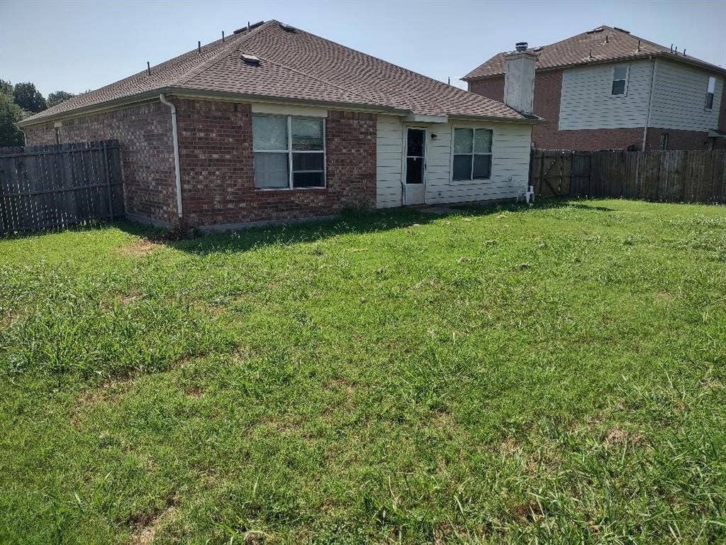 1613 Wavecrest Drive, Glenn Heights, TX 75154 1613 Wavecrest Drive, Glenn Heights, TX 75154