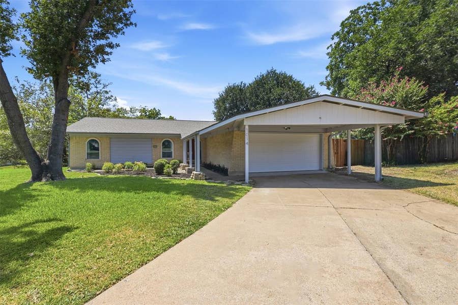 Property photo for 1014 Mountview Court, Carrollton, TX