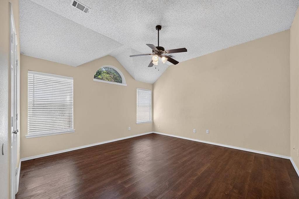 3960 Bexhill Drive, Plano, TX 75025 3960 Bexhill Drive, Plano, TX 75025