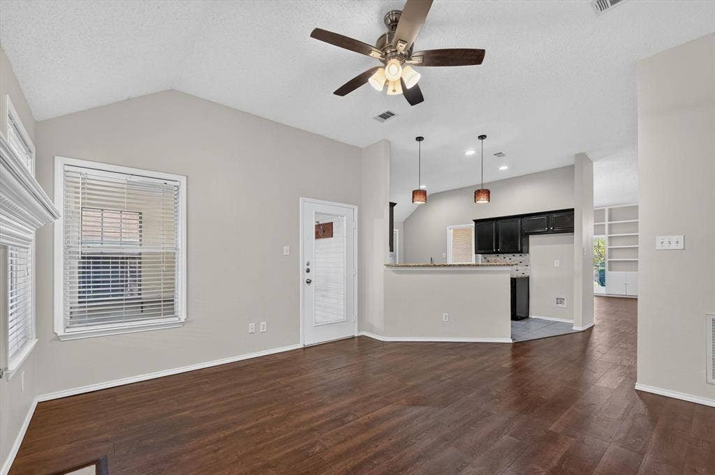 3960 Bexhill Drive, Plano, TX 75025 3960 Bexhill Drive, Plano, TX 75025