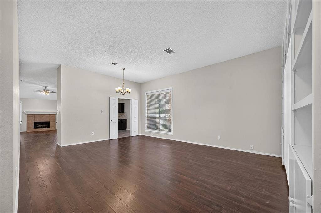 3960 Bexhill Drive, Plano, TX 75025 3960 Bexhill Drive, Plano, TX 75025