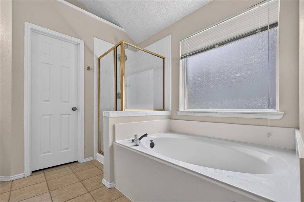 3960 Bexhill Drive, Plano, TX 75025 3960 Bexhill Drive, Plano, TX 75025