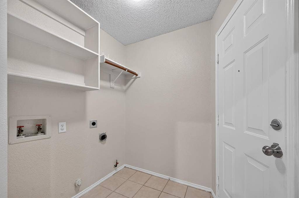3960 Bexhill Drive, Plano, TX 75025 3960 Bexhill Drive, Plano, TX 75025