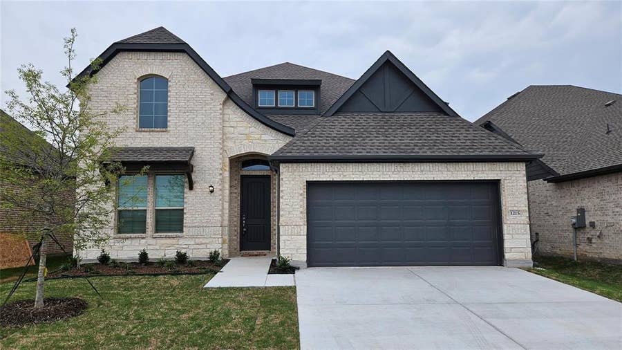 Property photo for 1215 Stagecoach Trail, Justin, TX
