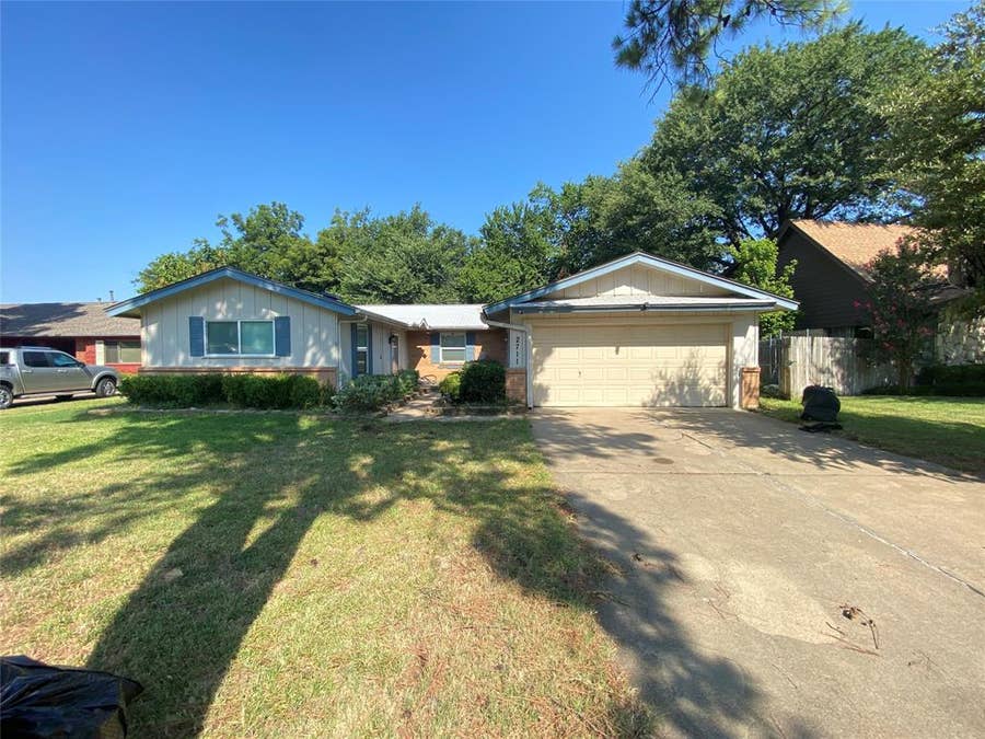 Property photo for 2711 Olympia Drive, Arlington, TX