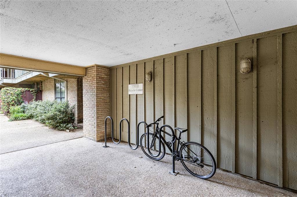 5916 Birchbrook Drive, #129, Dallas, TX 75206 5916 Birchbrook Drive, #129, Dallas, TX 75206