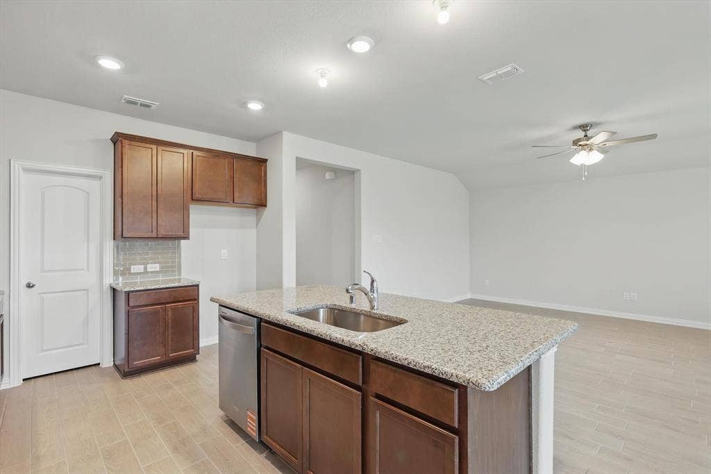 3928 Malachite Drive, Celina, TX 75009 3928 Malachite Drive, Celina, TX 75009