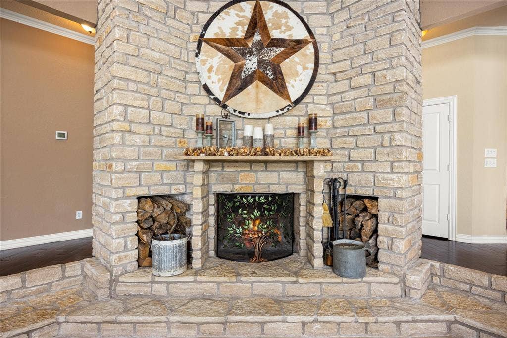 6410 Westover Drive, Granbury, TX 76049 6410 Westover Drive, Granbury, TX 76049