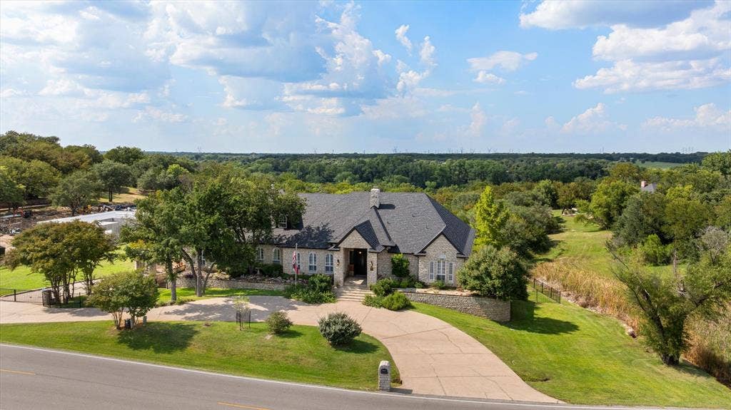 6410 Westover Drive, Granbury, TX 76049 6410 Westover Drive, Granbury, TX 76049