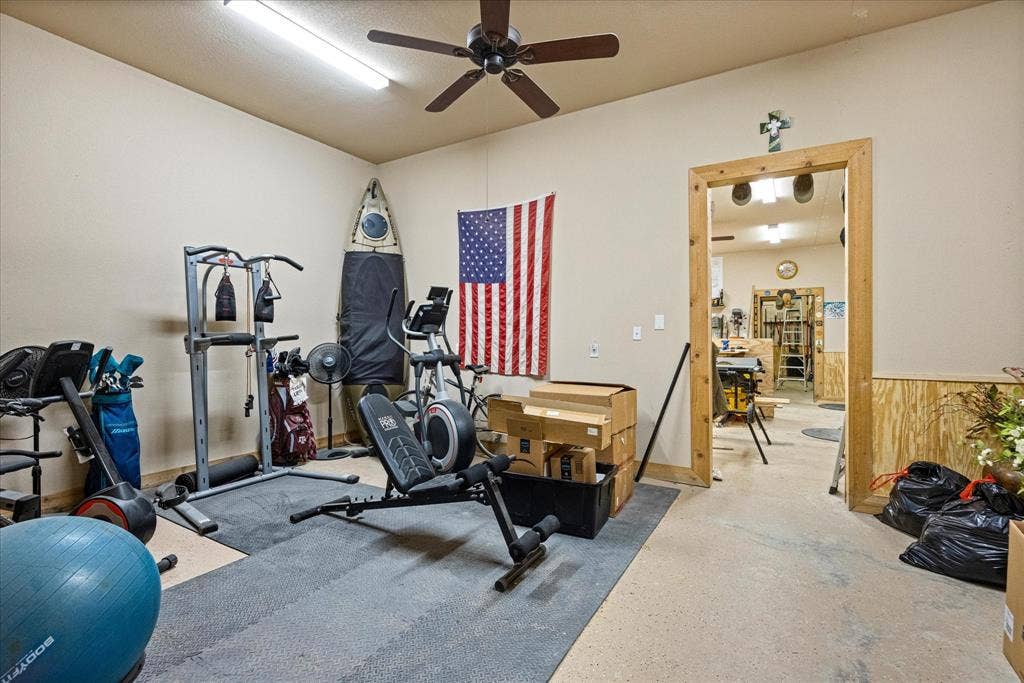 6410 Westover Drive, Granbury, TX 76049 6410 Westover Drive, Granbury, TX 76049