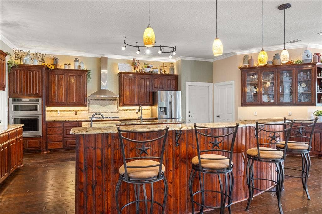 6410 Westover Drive, Granbury, TX 76049 6410 Westover Drive, Granbury, TX 76049