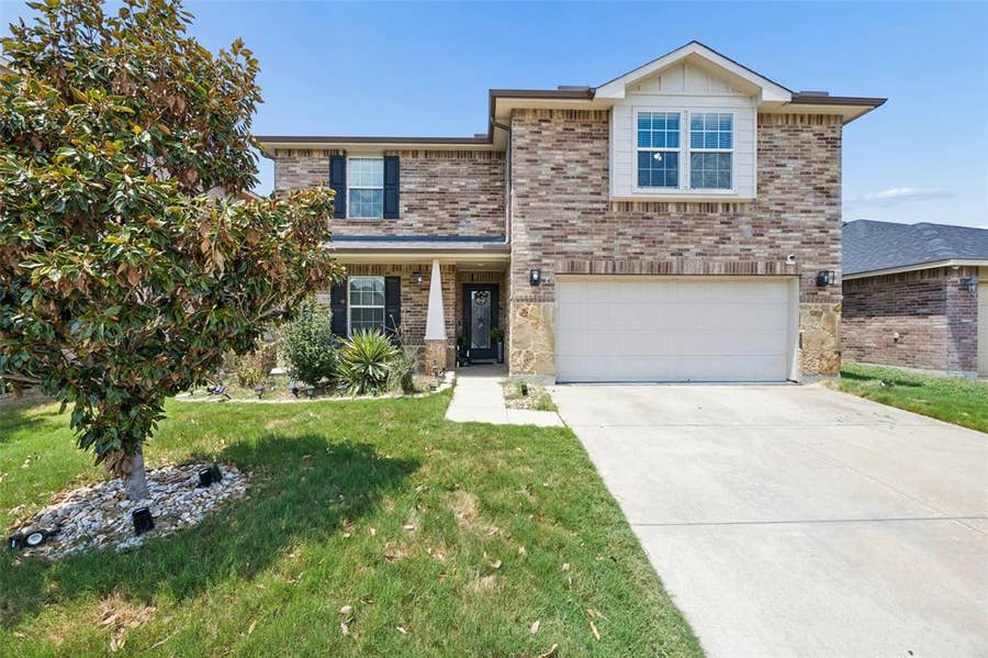 Property photo for 709 Bastrop Drive, Arlington, TX