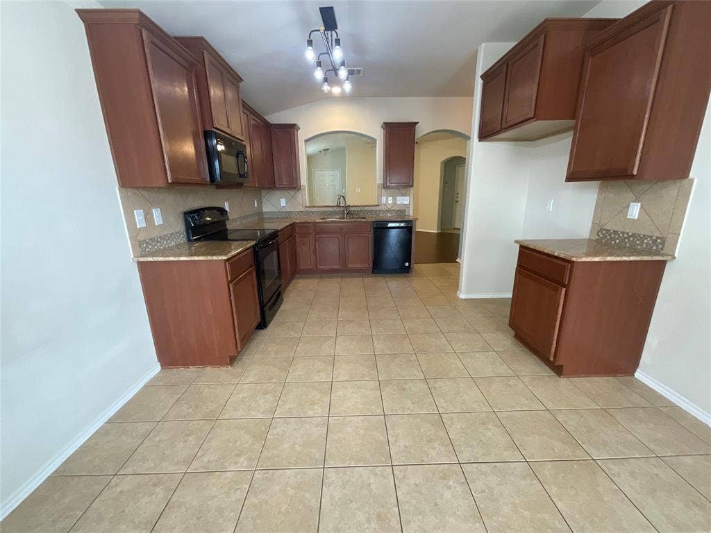 9916 Orion Drive, Temple, TX 76502 9916 Orion Drive, Temple, TX 76502