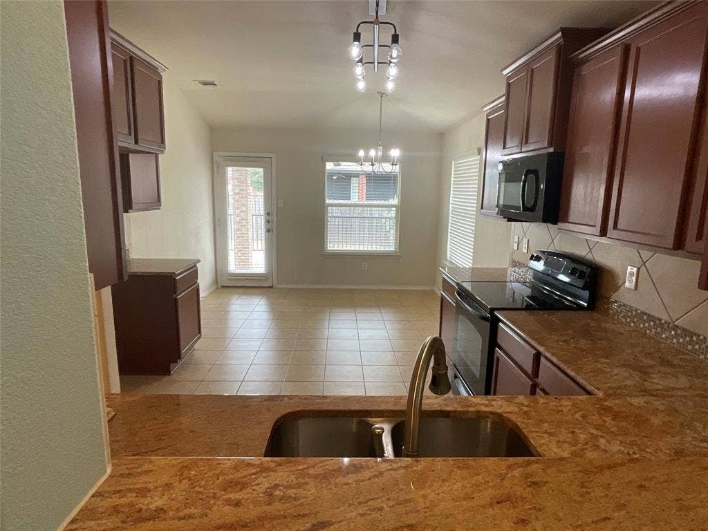9916 Orion Drive, Temple, TX 76502 9916 Orion Drive, Temple, TX 76502