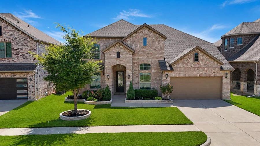 Property photo for 2016 Binns Drive, McKinney, TX