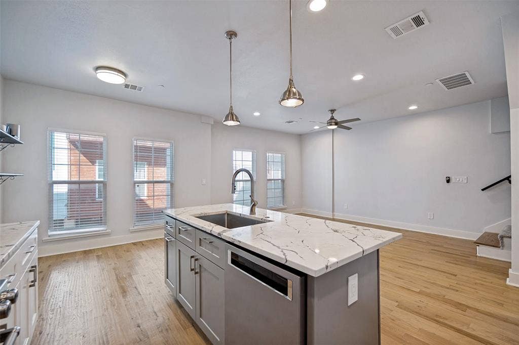 2318 Stutz Drive, #C4, Dallas, TX 75235 2318 Stutz Drive, #C4, Dallas, TX 75235