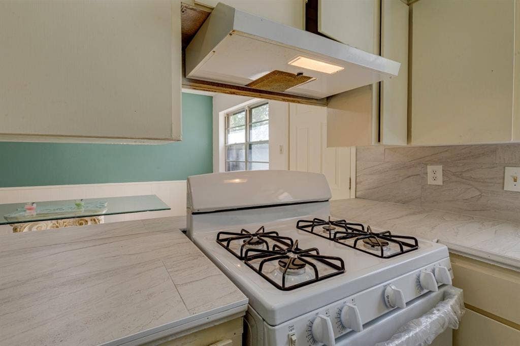 337 Langley Avenue, Everman, TX 76140 337 Langley Avenue, Everman, TX 76140