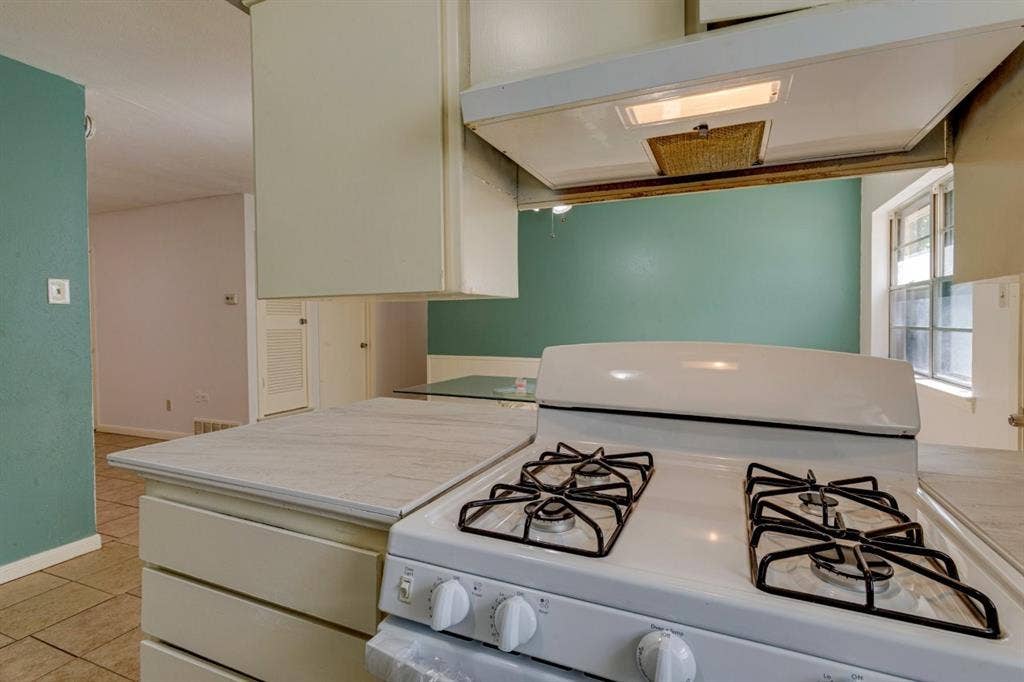 337 Langley Avenue, Everman, TX 76140 337 Langley Avenue, Everman, TX 76140