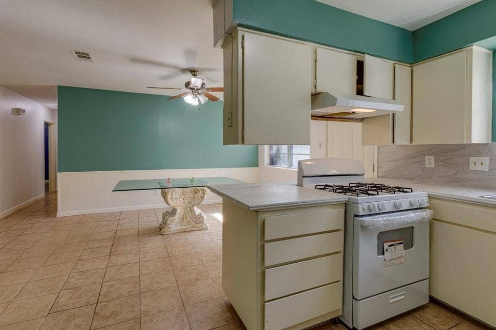 337 Langley Avenue, Everman, TX 76140 337 Langley Avenue, Everman, TX 76140