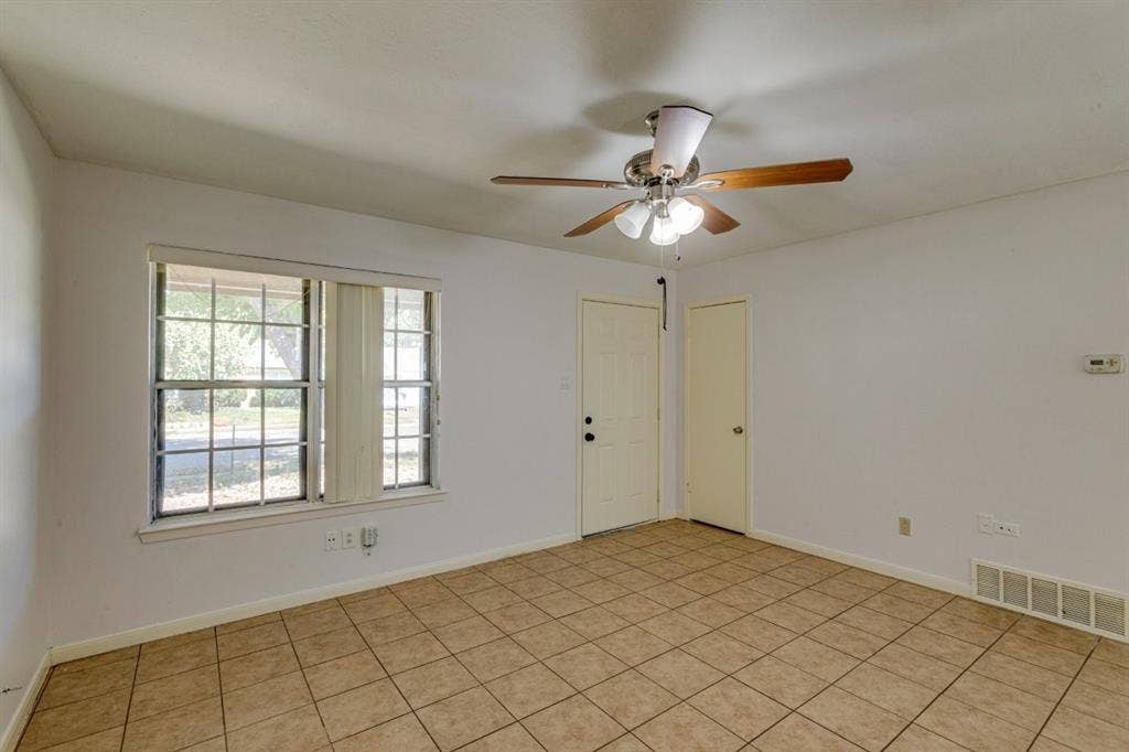 337 Langley Avenue, Everman, TX 76140 337 Langley Avenue, Everman, TX 76140