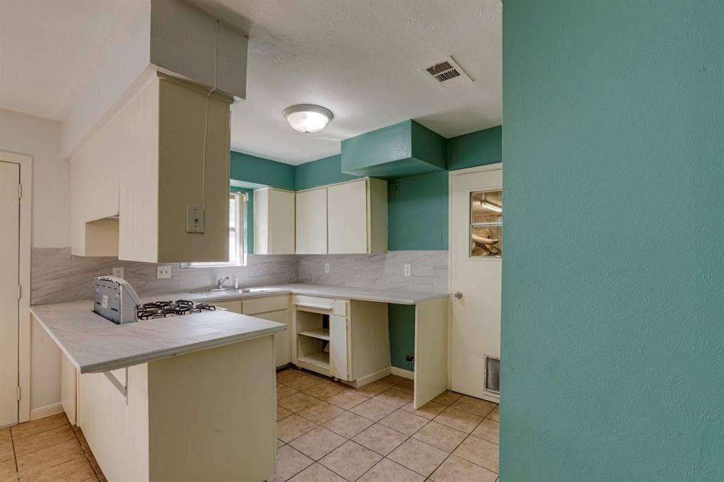 337 Langley Avenue, Everman, TX 76140 337 Langley Avenue, Everman, TX 76140