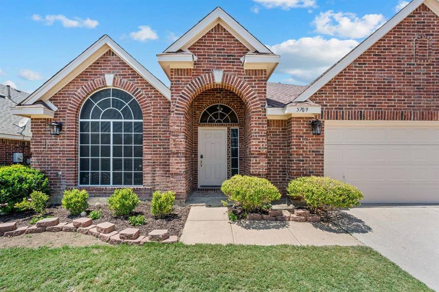 Property photo for 5709 Rio Grande Drive, Haltom City, TX