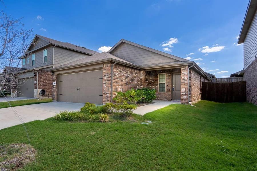 Property photo for 808 Hay Loft Lane, Royse City, TX