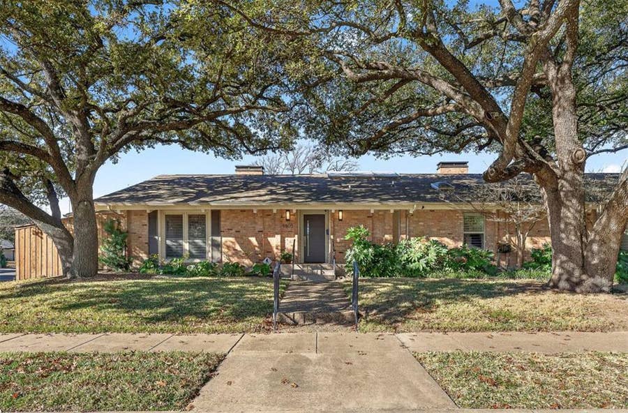 Property photo for 9805 Airline Road, Dallas, TX