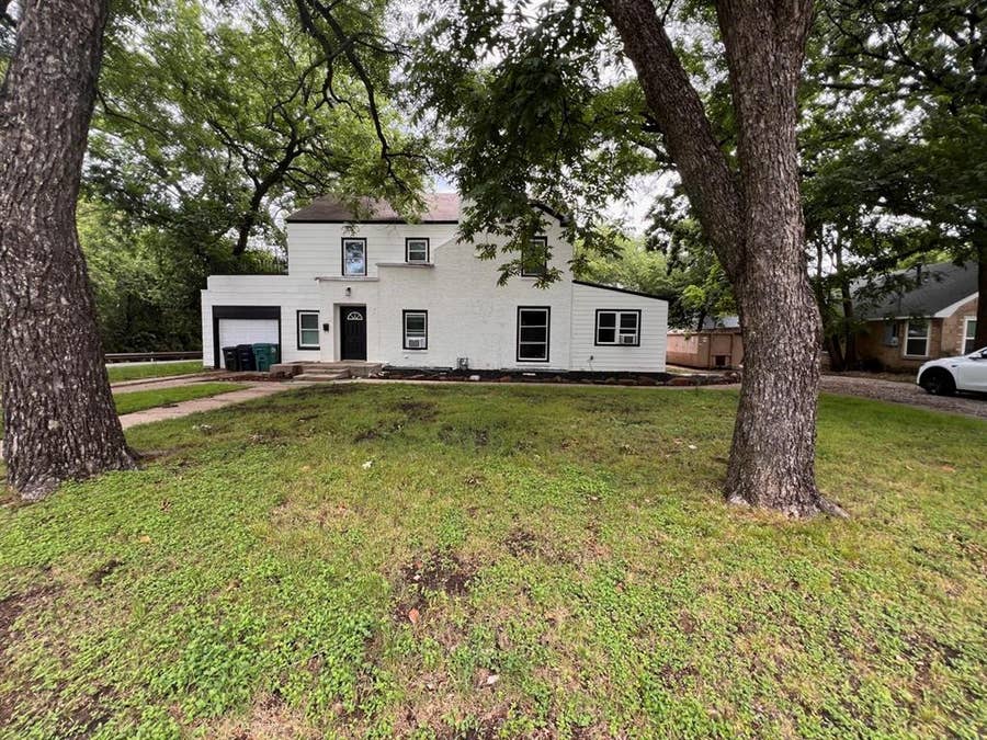 Property photo for 622 N Austin Street, Denton, TX