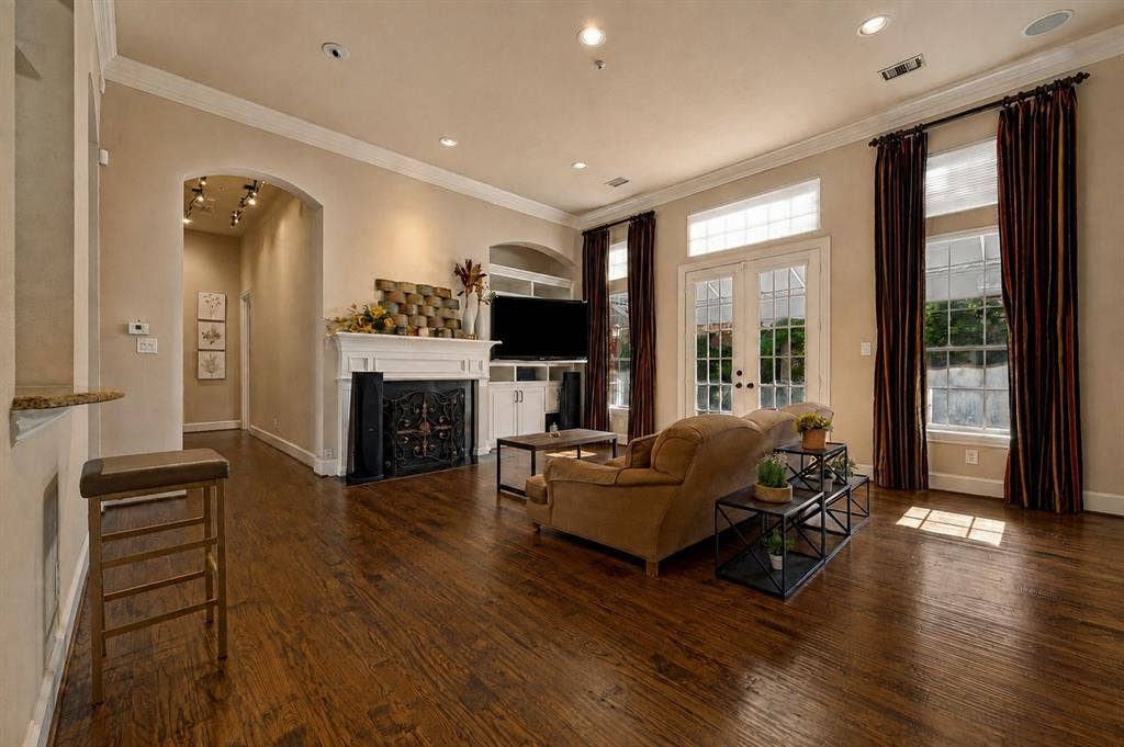 3785 Park Place, Addison, TX 75001 3785 Park Place, Addison, TX 75001