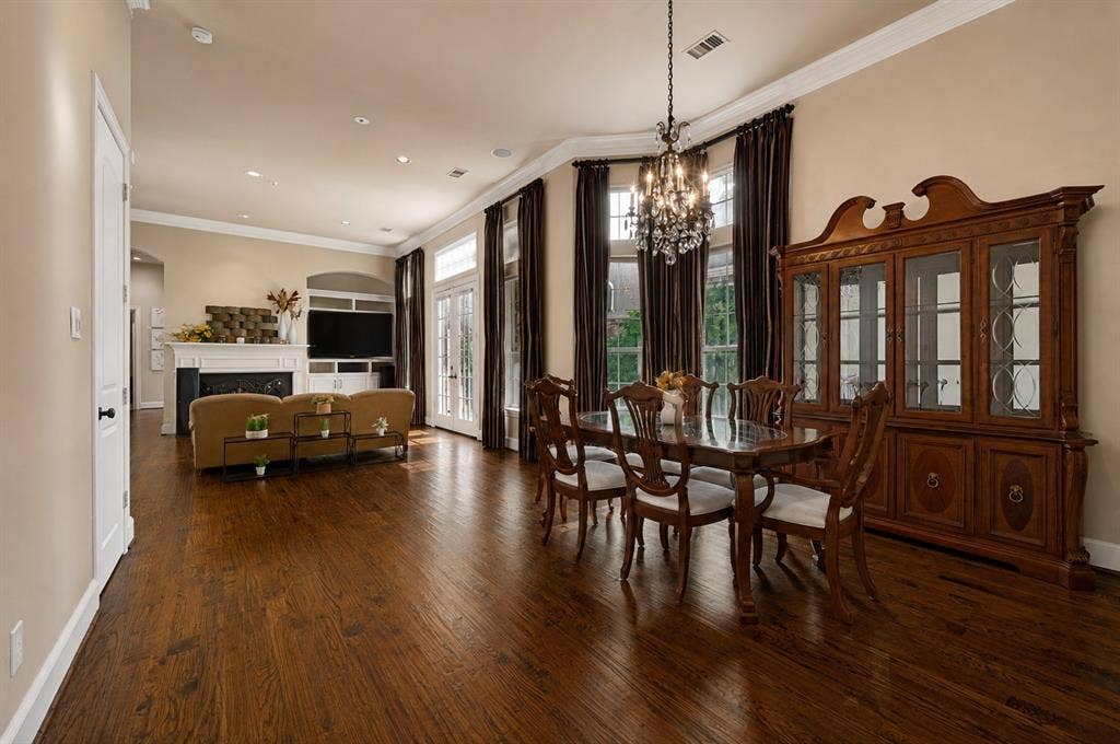 3785 Park Place, Addison, TX 75001 3785 Park Place, Addison, TX 75001