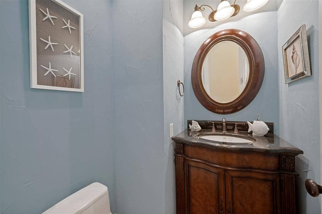 3785 Park Place, Addison, TX 75001 3785 Park Place, Addison, TX 75001