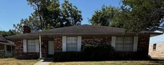 Property photo for 1724 Reynoldston Lane, Dallas, TX
