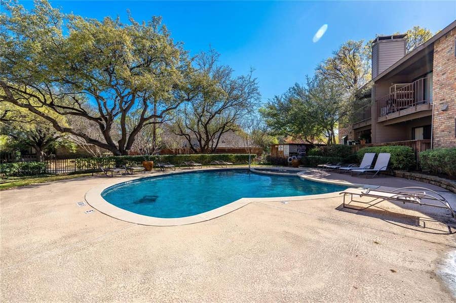 Property photo for 15221 Berry Trail, #305, Dallas, TX