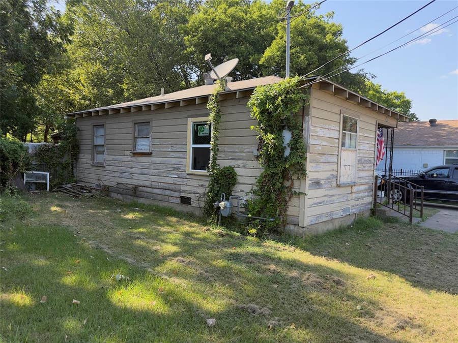 Property photo for 307 N Masters Drive, Dallas, TX